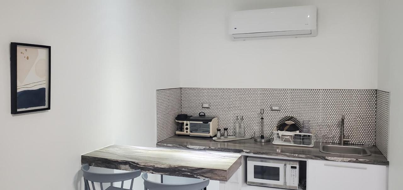 2 Palmas Str Hotel Агуадила Екстериор снимка